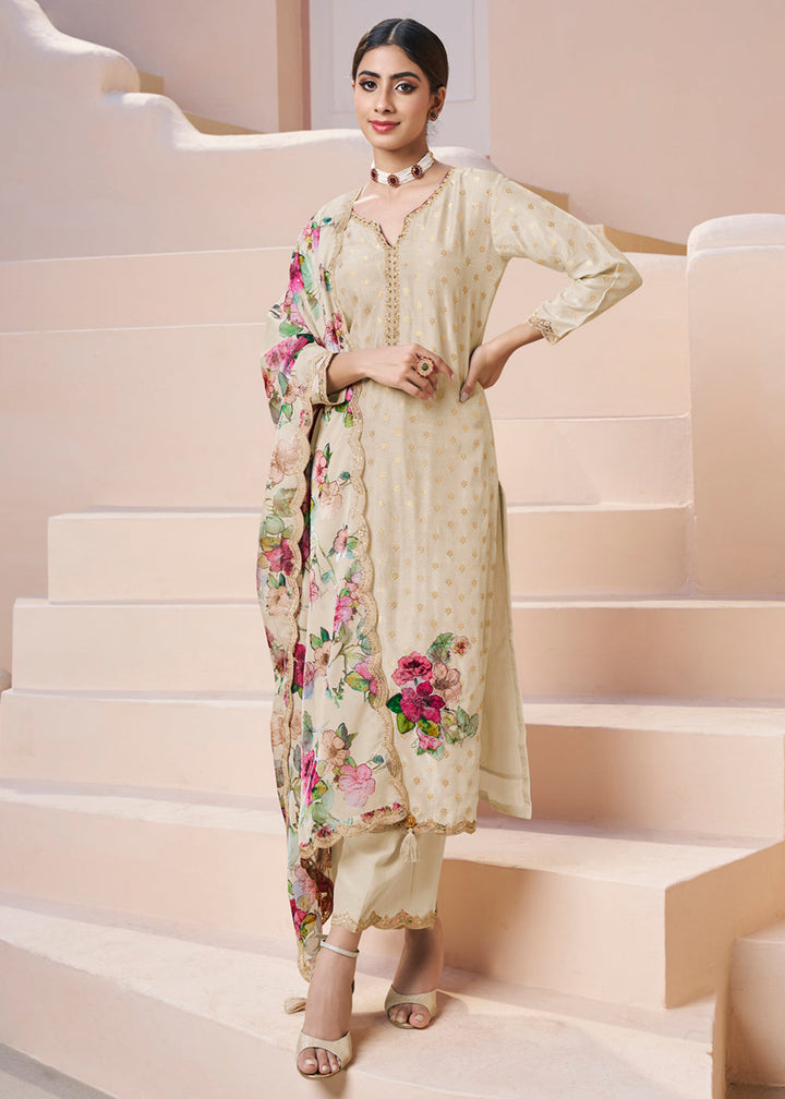 Cream Dola Silk Kurta. Paired with Santoon Straight Pants and Organza Scalloped Dupatta