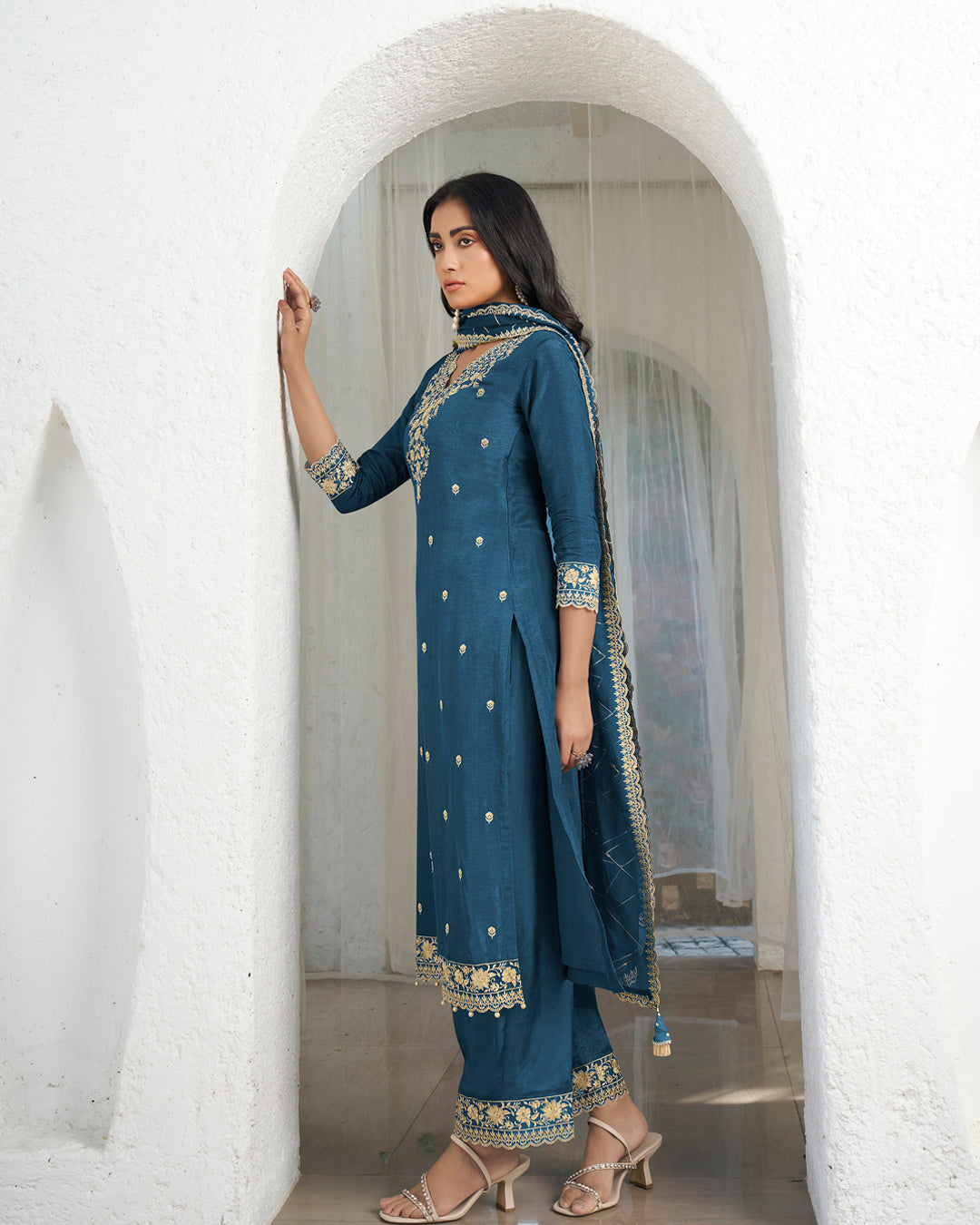 Teal Blue Dola Silk Kurta. Paired with Santoon Straight Pants and Organza Dupatta