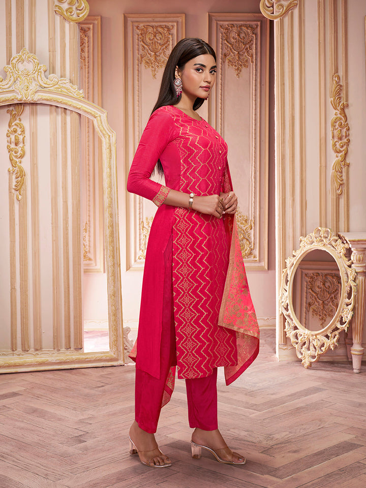 Reddish Pink Dola Silk Kurta with Santoon Trouser and Dola Jacquard Dupatta .