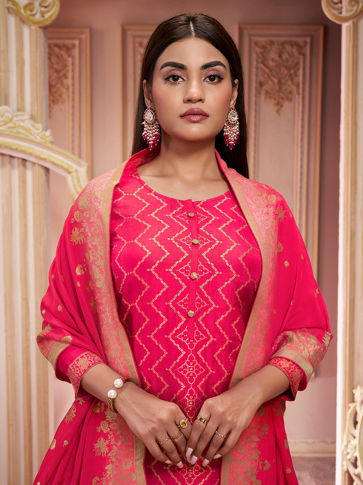 Reddish Pink Dola Silk Kurta with Santoon Trouser and Dola Jacquard Dupatta .