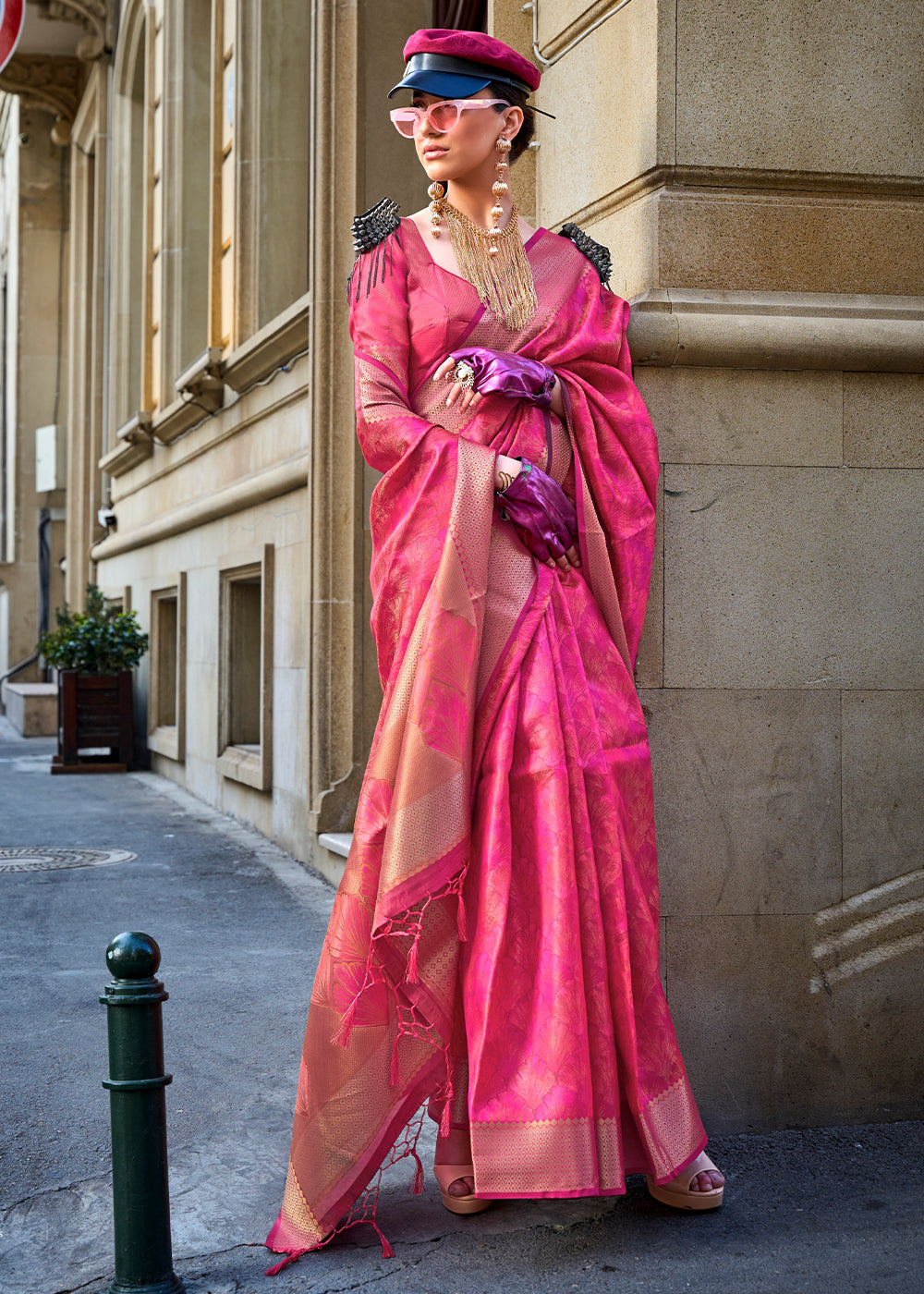 Deep Pink Handwoven Two Tone Organza Silk Saree