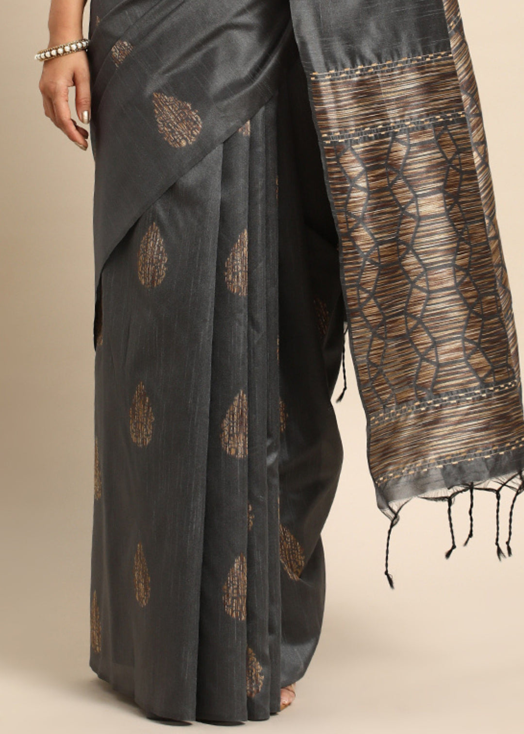 Shadow Grey Woven Handloom Raw Silk Saree