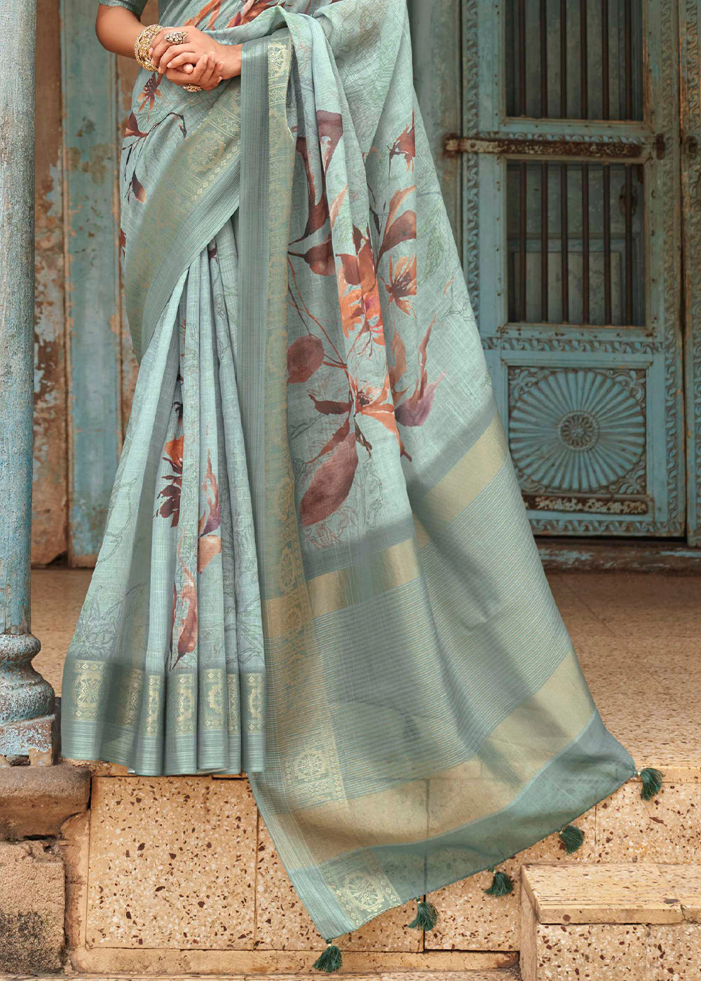 Page 15 | Buy Linen Sarees Online: Stunning Colors & Designs For Every  Occasion | Utsav Fashion