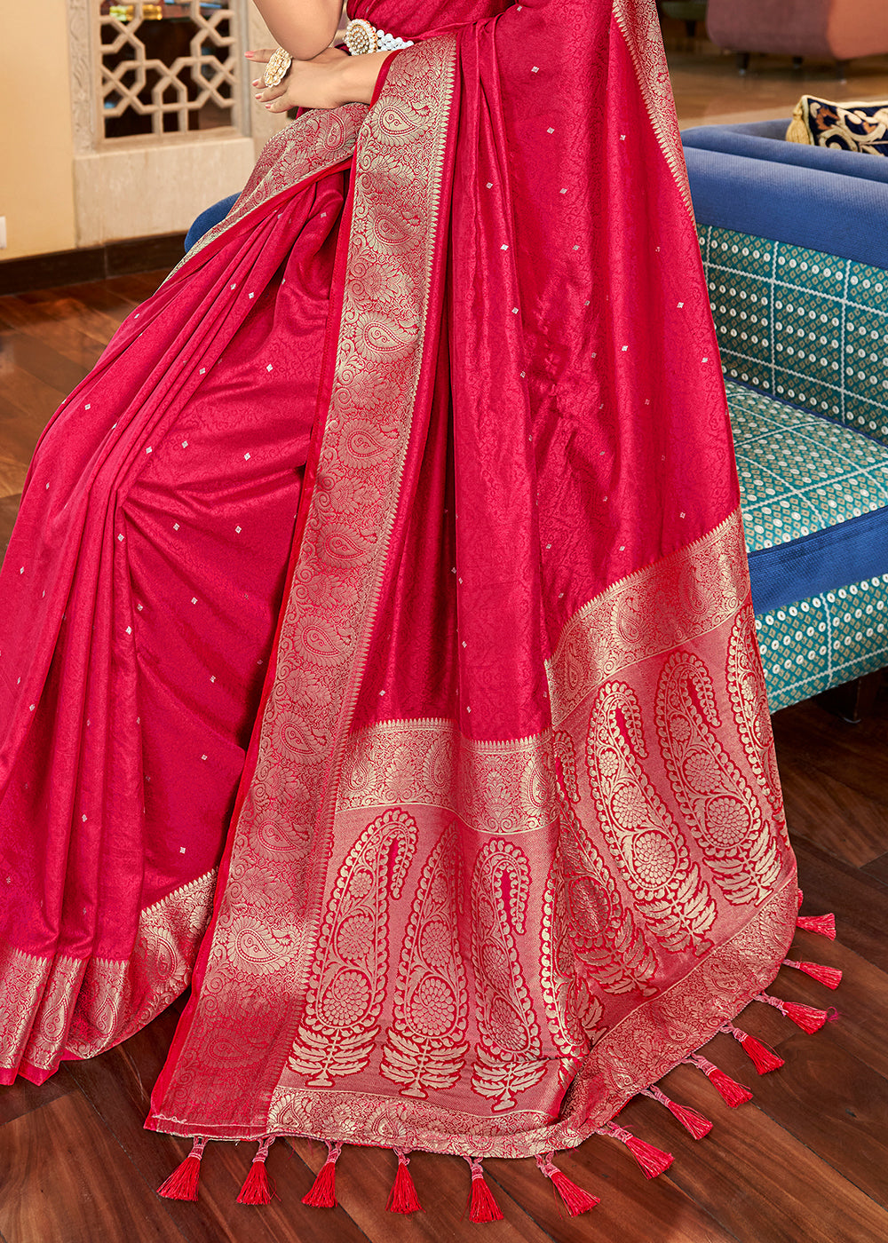 Firebrick Red Handloom Himroo Silk Cotton Saree | Avishya.com